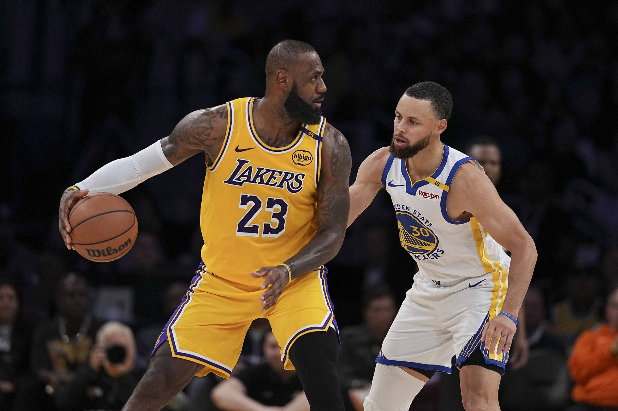 US media takes stock of player income rankings this season: James, Curry, and Durant rank among the top three