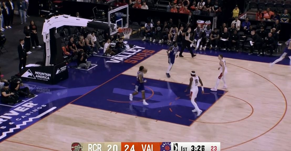 Yang Hansen scored 4 points and 3 rebounds on 2 of 6 shots in the first quarter.